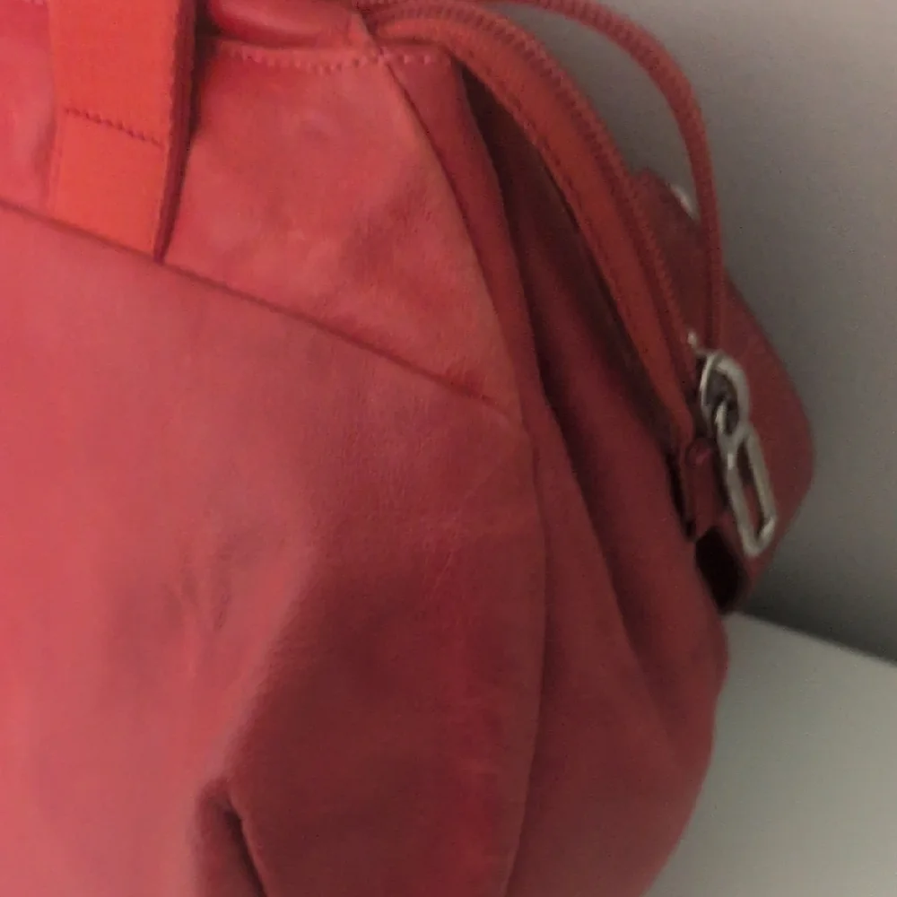 Vintage Italian Designer Mandarina Duck Red Leather Purse - Picture 10 of 11